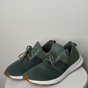 New Balance FuelCore Nergize Green Sneakers Men’s 10 / Women’s 8(B87)&